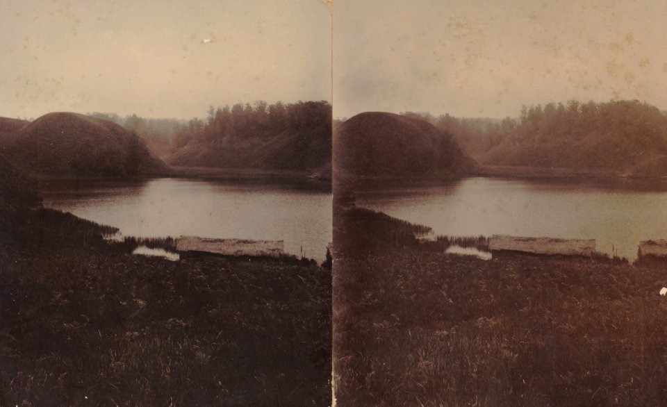 KITLV - 154575 - Kurkdjian, Ohannes - Soerabaya - Lake, probably in Java - circa 1910