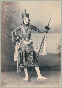 KITLV - 10857 - Kurkdjian - Soerabaja - Javanese mask game (topeng) at the pasar malam in Surabaya - 1905-1906