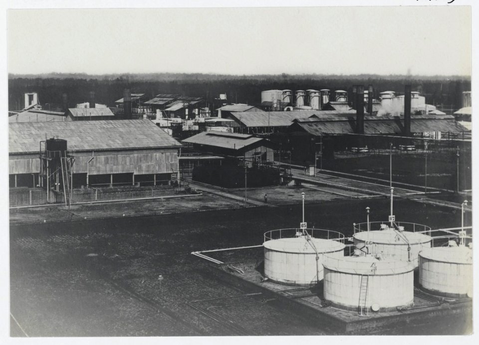 KITLV - 16649 - Kleingrothe, C.J. - Medan - Refinery Batavian Petroleum Company at Pangkalan Brandan - 1916