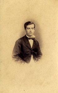 KITLV - 179740 - Buwalda, K. - Soerabaya - Portrait of a European man in Surabaya - circa 1865
