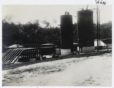 KITLV - 16639 - Kleingrothe, C.J. - Medan - Gas separator installation, presumably from the refinery Batavian Petroleum Company at Pangkalan Brandan - 1916