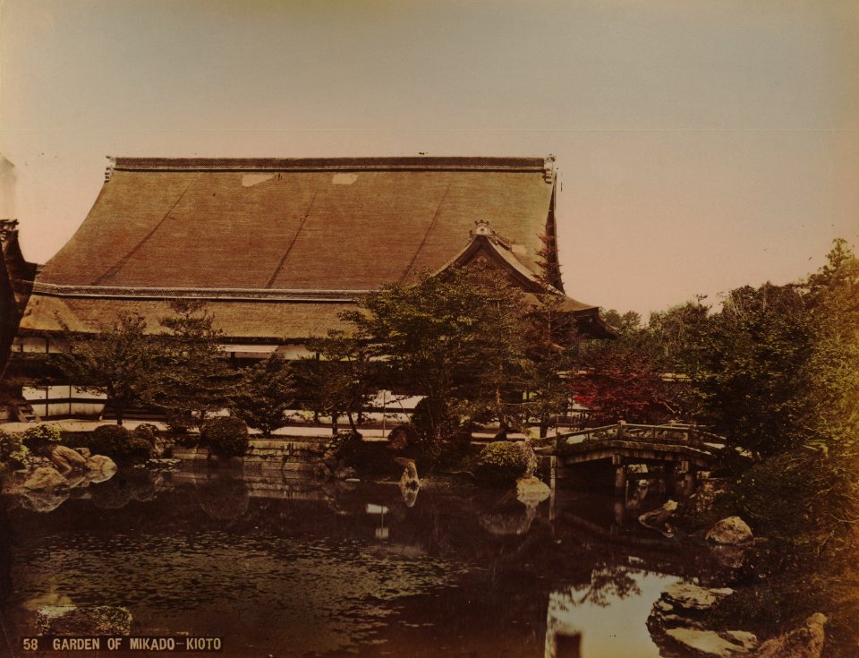 KITLV - 110661 - Kusakabe, Kimbei - Garden of Mikado in Kyoto in Japan - circa 1890