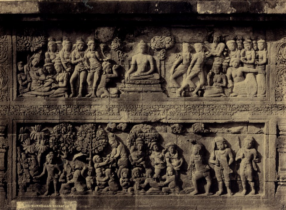 KITLV - 181389 - Kurkdjian - Soerabaia - Relief at Borobudur in Magelang - circa 1920