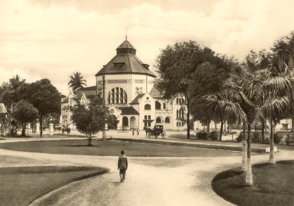 KITLV - 101136 - Kleingrothe, C.J. - Medan - Postal and telegraph office in Medan, Sumatra - circa 1905