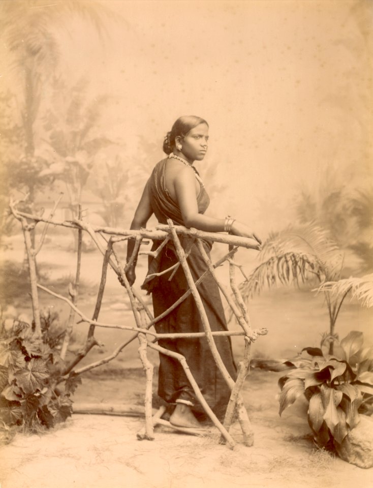 KITLV - 101315 - Kleingrothe, C.J. - Medan - Klingalese woman, presumably at Medan, Sumatra - circa 1890