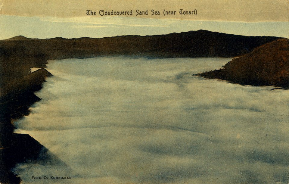 KITLV - 181243 - Kurkdjian, Ohannes - Sand Sea (Lautan pasir) in the Tengger Mountains - circa 1915