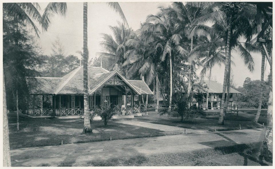KITLV - 12610 - Kleingrothe, C.J. - Medan - Clubhouse at Gunungrintih in Deli - 1903