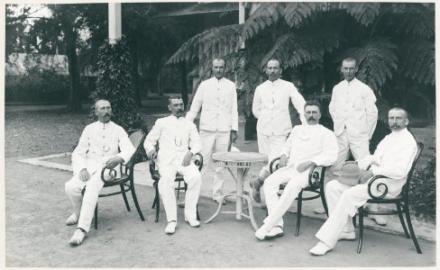 KITLV - 12630 - Kleingrothe, C.J. - Medan - Staff of the plantation in Sungai Mencirim, Deli - 1903