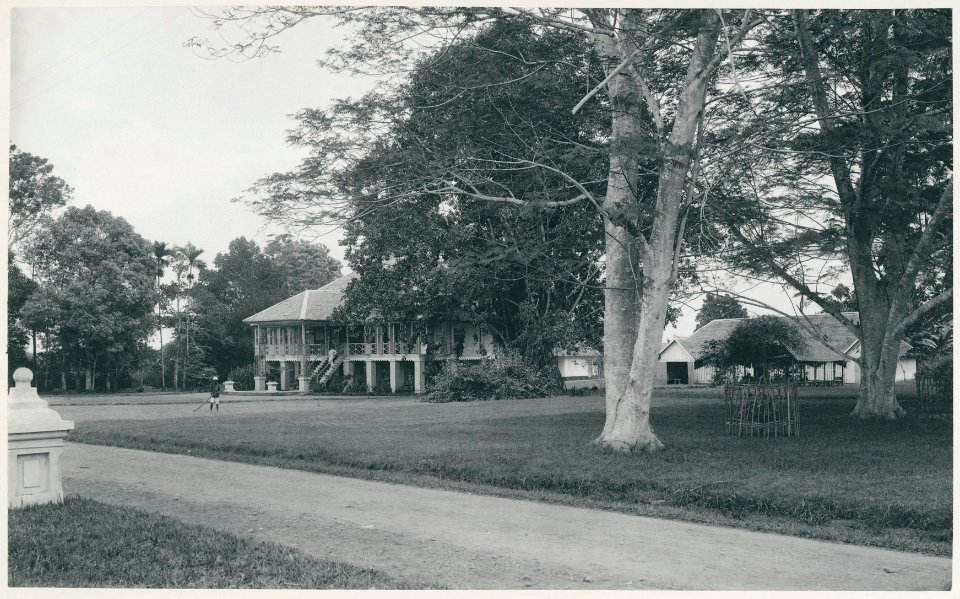 KITLV - 12638 - Kleingrothe, C.J. - Medan - House of the pharmacist of the Tobacco Company Arendsburg, Deli - 1903