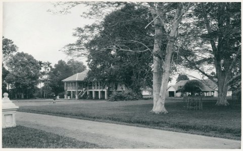 KITLV - 12638 - Kleingrothe, C.J. - Medan - House of the pharmacist of the Tobacco Company Arendsburg, Deli - 1903