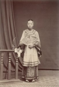 KITLV - 103780 - Chinese women in Singapore - circa 1890 photo