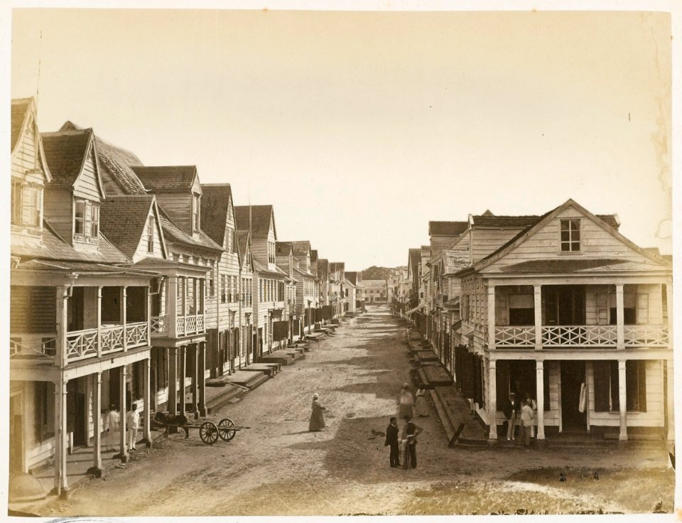 KITLV - 12682 - Watermolenstraat, Paramaribo - circa 1890