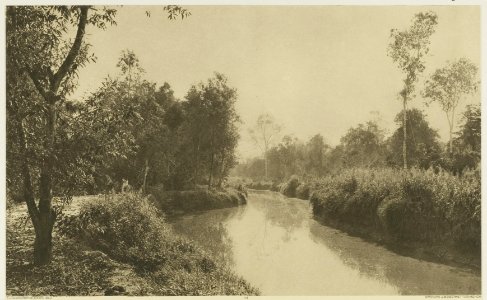 KITLV - 26897 - Kleingrothe, C.J. - Medan - Channel at Loeboe Dalam (Lubu Dalam), Binjai, East Coast of Sumatra - circa 1905