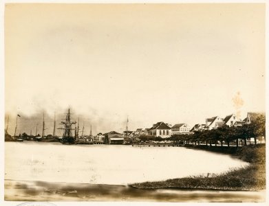 KITLV - 12686 - Waterkant with harbor in Paramaribo - circa 1890