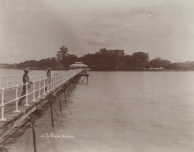 KITLV - 106148 - Lambert & Co., G.R. - Singapore - Pier of Malaka (Bandar Melaka, Malaysia) - circa 1895
