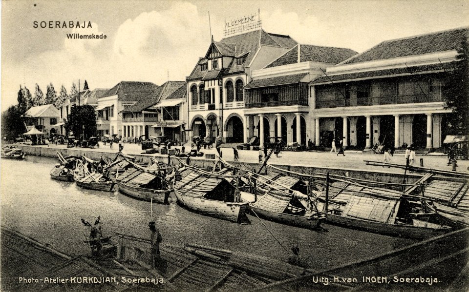 KITLV - 1404417 - Ingen, H. van - Soerabaja - Kurkdjian, Photo-Atelier - Soerabaja - Surabaya. Willemskade - circa 1910