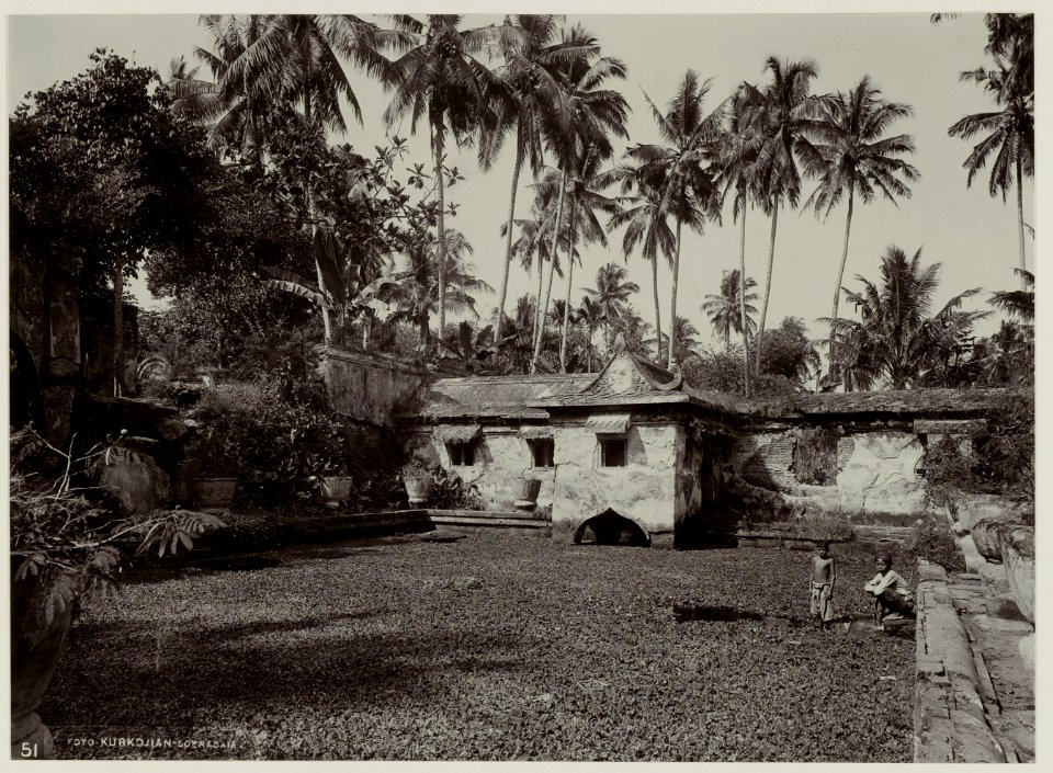 KITLV - 28125 - Kurkdjian - Soerabaja - Taman Sari or Water Castle in Yogyakarta - circa 1900