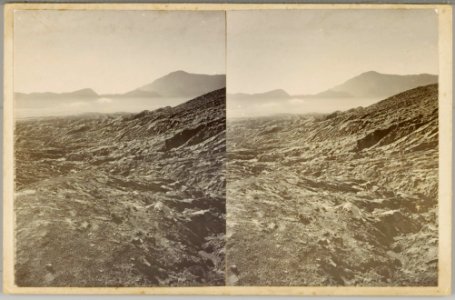 KITLV - 28602 - Kurkdjian, Ohannes - Soerabaja - Sand Sea (Lautan pasir) in the Tengger Mountains - circa 1900