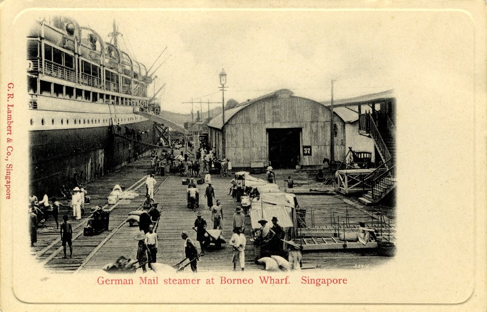 KITLV - 1404941 - Lambert & Co., G.R. - Singapore - German mail steamer at Borneo Wharf. Singapore - presumably 1900-1908