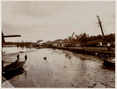 KITLV - 28898 - Stafhell & Kleingrothe - Medan - Port in Deli, East Coast of Sumatra - circa 1895
