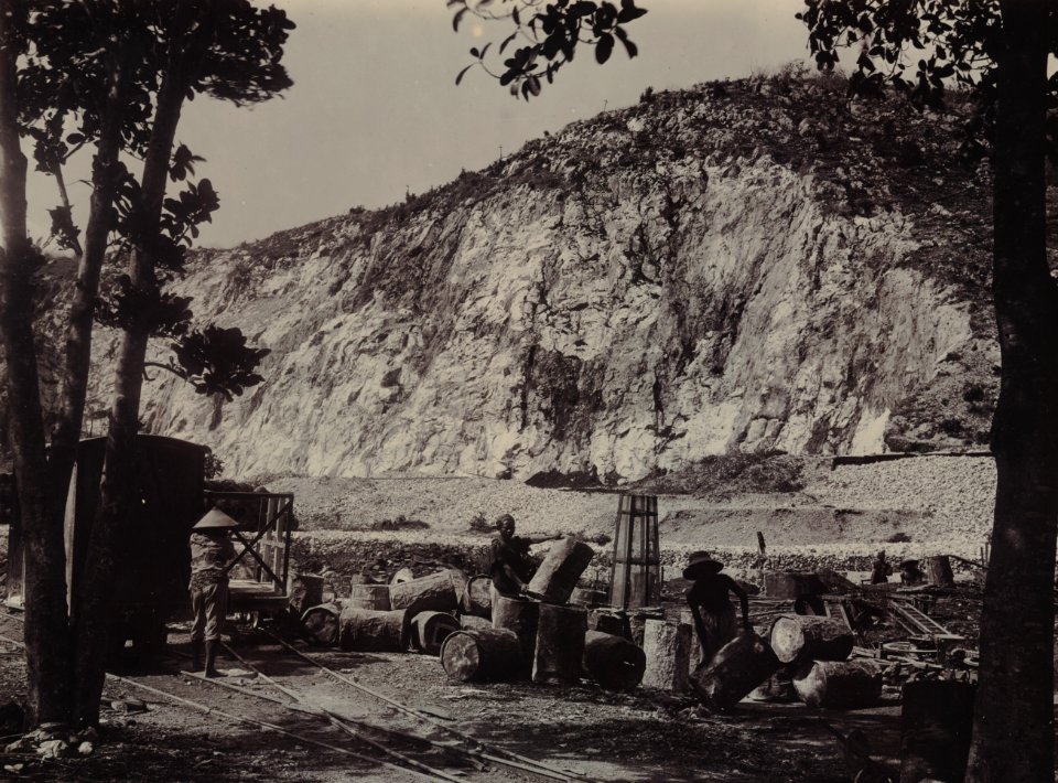 KITLV - 141956 - Kurkdjian, N.V. Photografisch Atelier - Soerabaia-Java - Repository of oil drums, presumably in Surabaya - circa 1930
