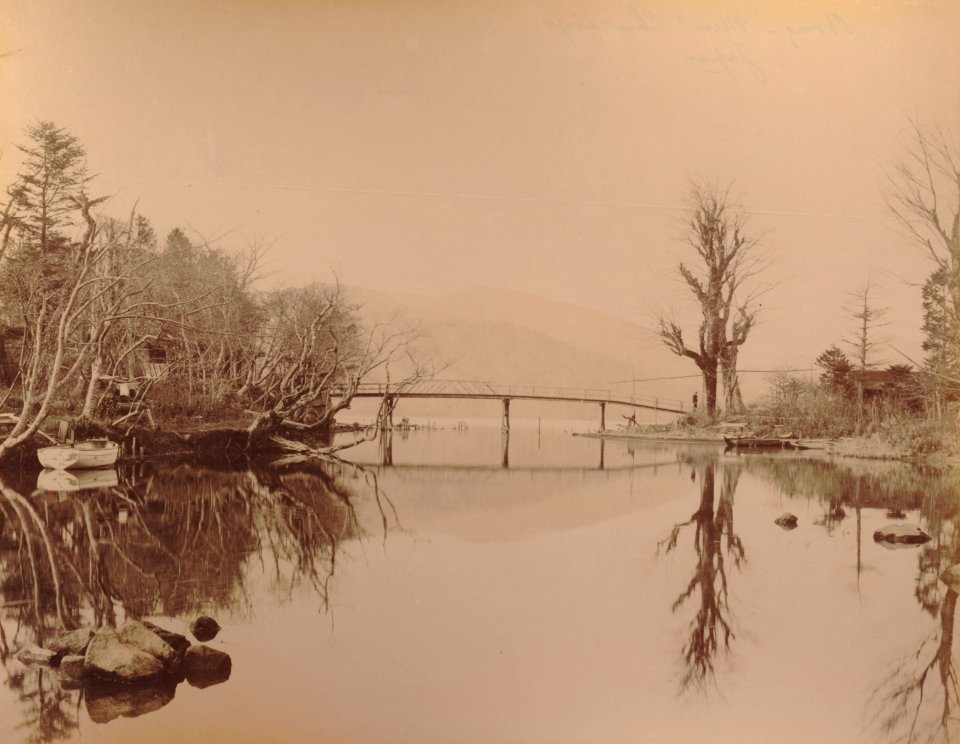 KITLV - 110639 - Kusakabe, Kimbei - Chuzenji lake near Nikkō, Tochigi (日光市) in Japan - circa 1890