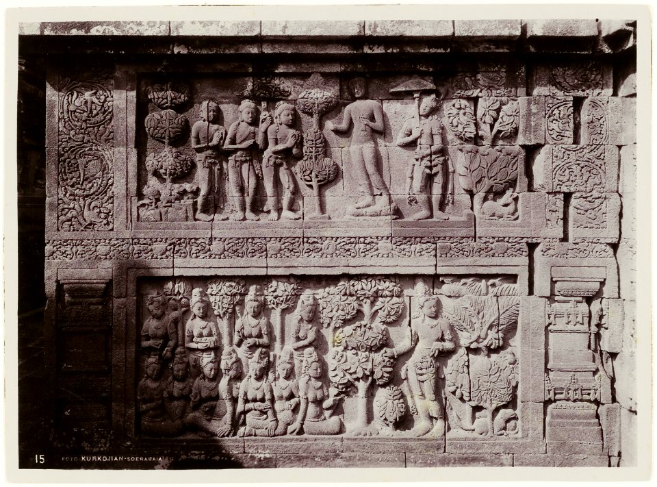KITLV - 28608 - Kurkdjian - Soerabaja - Relief of the Borobudur - circa 1912
