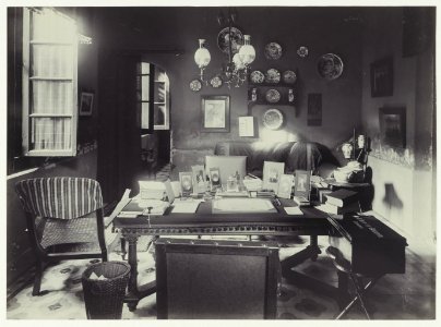 KITLV - 2959 - Kurkdjian - Soerabaja - Study in the house of Mr. A. Paets tot Gansoyen in Sawahan, Surabaya - 1909