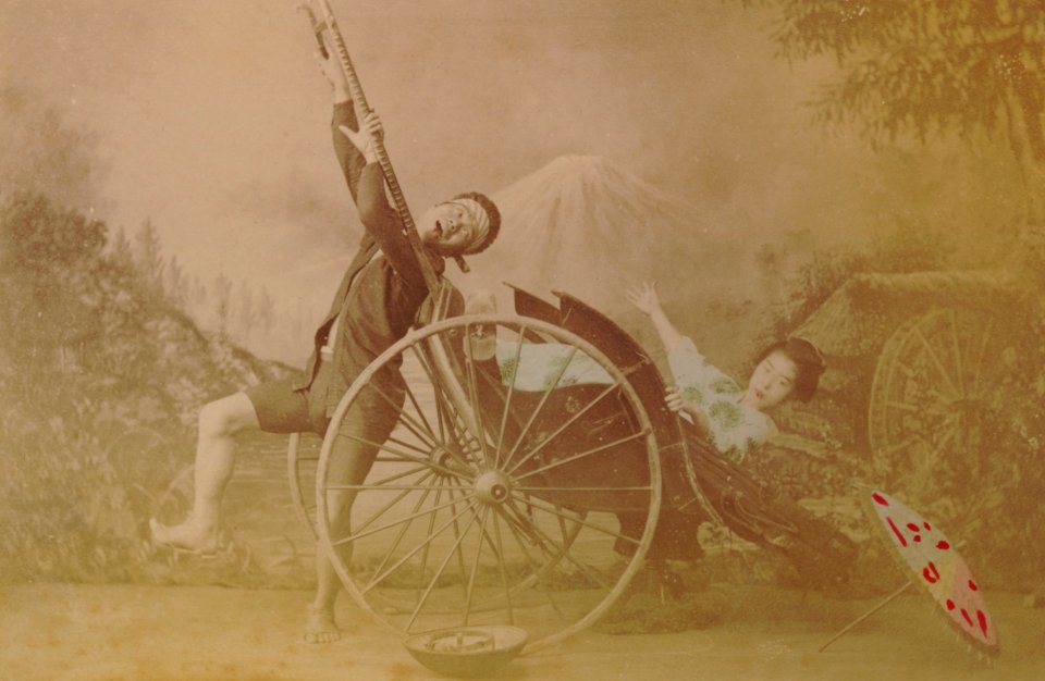 KITLV - 110674 - Kusakabe, Kimbei - Japanese woman in a turned over jinrikisha at Japan - circa 1890