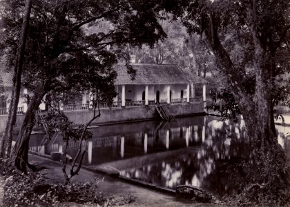 KITLV - 31886 - Kurkdjian, Ohannes - Soerabaja - Seaside resort Banjubiru (blue water) at the foot of the Tengger, residence Pasuruan - circa 1920