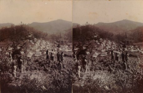KITLV - 154568 - Kurkdjian, Ohannes - Soerabaya - Houses at Tosari in the Tengger Mountains - circa 1910