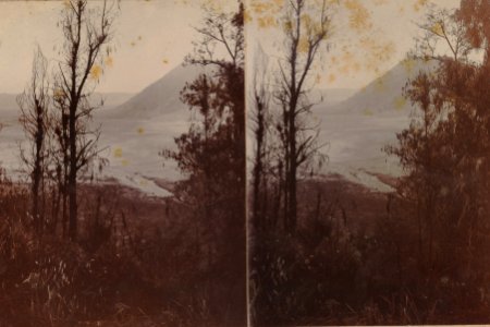 KITLV - 154572 - Kurkdjian, Ohannes - Soerabaya - Sand Sea (Lautan pasir) and Mount Batok in Tengger Mountains - circa 1910