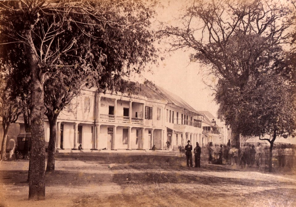 KITLV - 155221 - Buwalda, K. - Soerabaija - Garrison Pharmacy in Surabaya - 1865