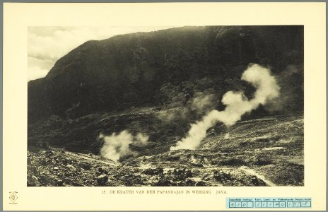 KITLV - 37348 - Demmeni, J. - Tulp, De - Haarlem - The crater of the Gunung Papandayan volcano, West Java - 1911