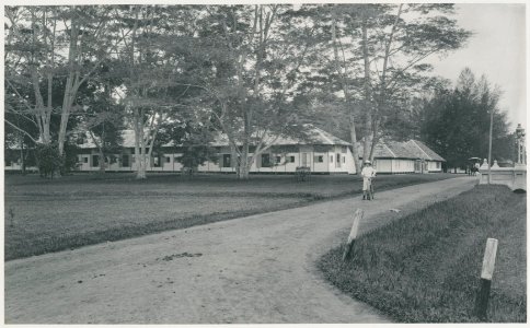 KITLV - 12636 - Kleingrothe, C.J. - Medan - Hospital of the Tobacco Company Arendsburg in Deli - 1903