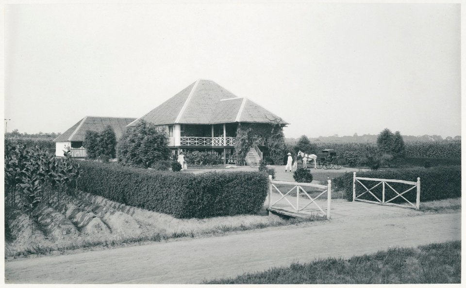 KITLV - 12644 - Kleingrothe, C.J. - Medan - House of the assistant at the plantation Klumpang in Deli - 1903
