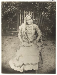 KITLV - 33936 - Hindu woman, festively dressed, in Surinam - circa 1900