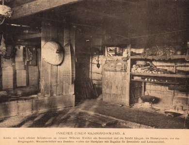 KITLV - 173526 - Demmeni, J. - Interior of a Kayan house in Borneo - 1890-1904