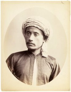 KITLV - 34597 - Lambert & Co., G.R. - Singapore - Javanese hadji - circa 1895 photo