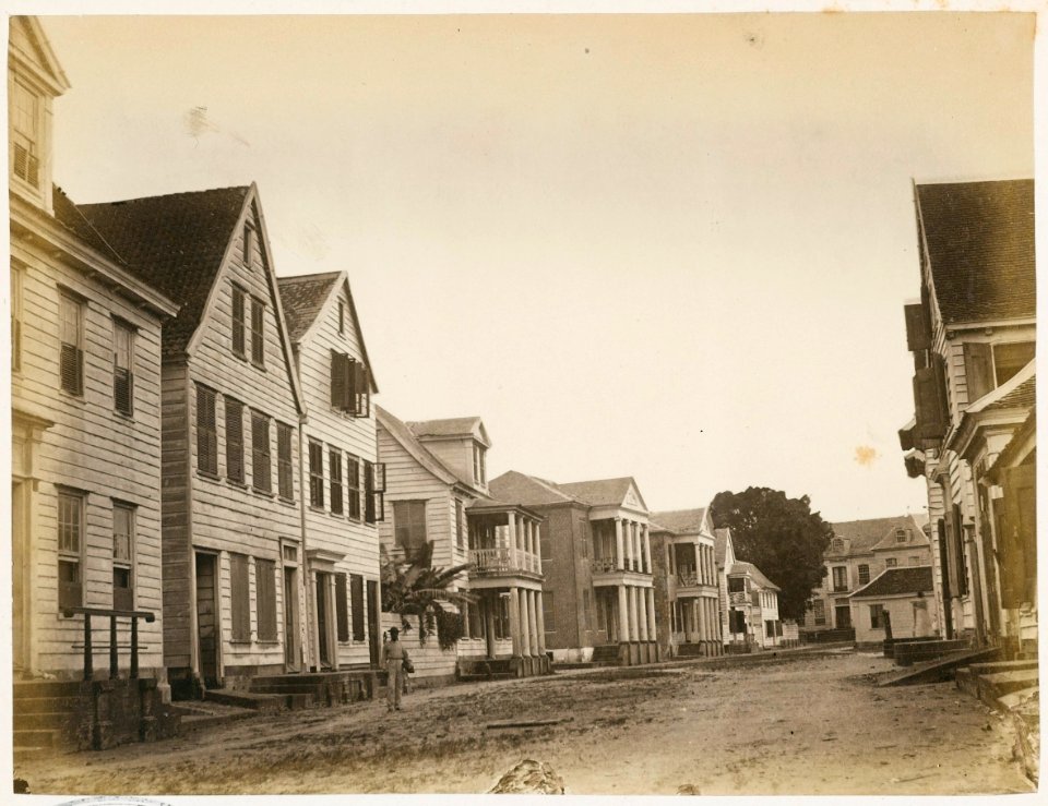 KITLV - 12692 - Oranjestraat, Paramaribo - circa 1890