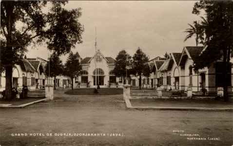 KITLV - 1402674 - Kurkdjian - Soerabaia - Grand Hotel de Djogjakarta (Java), Yogyakarta - circa 1910