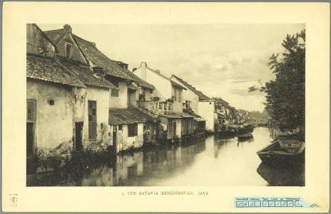 KITLV - 37331 - Demmeni, J. - Tulp, De - Haarlem - The downtown of Old Batavia - 1911
