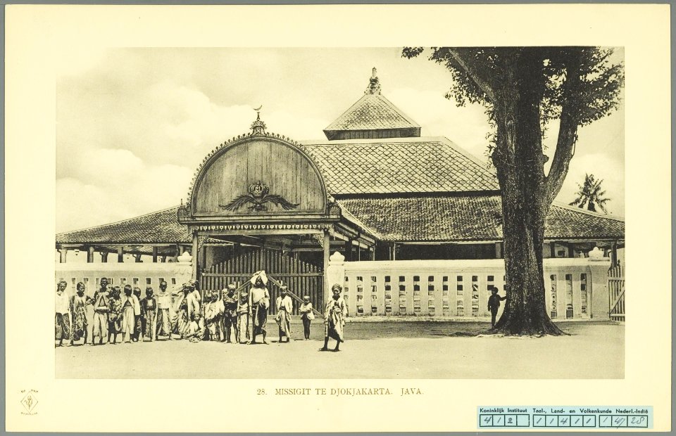 KITLV - 37358 - Demmeni, J. - Tulp, De - Haarlem - Mosque in Yogyakarta - 1911