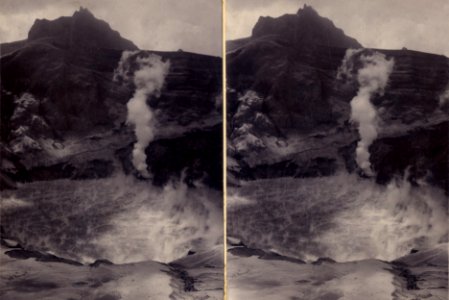 KITLV - 180504 - Kurkdjian, Ohannes - Soerabaya - Crater lake of Mount Kelud in East Java, presumably after the eruption in May 1901 - circa 1901