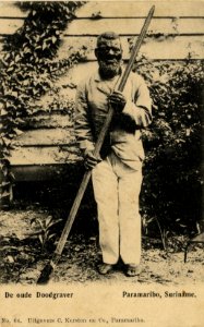 KITLV - 1405639 - Kersten & Co., C. - Paramaribo - The old grave-digger, Paramaribo, Surinam - 1895-1910
