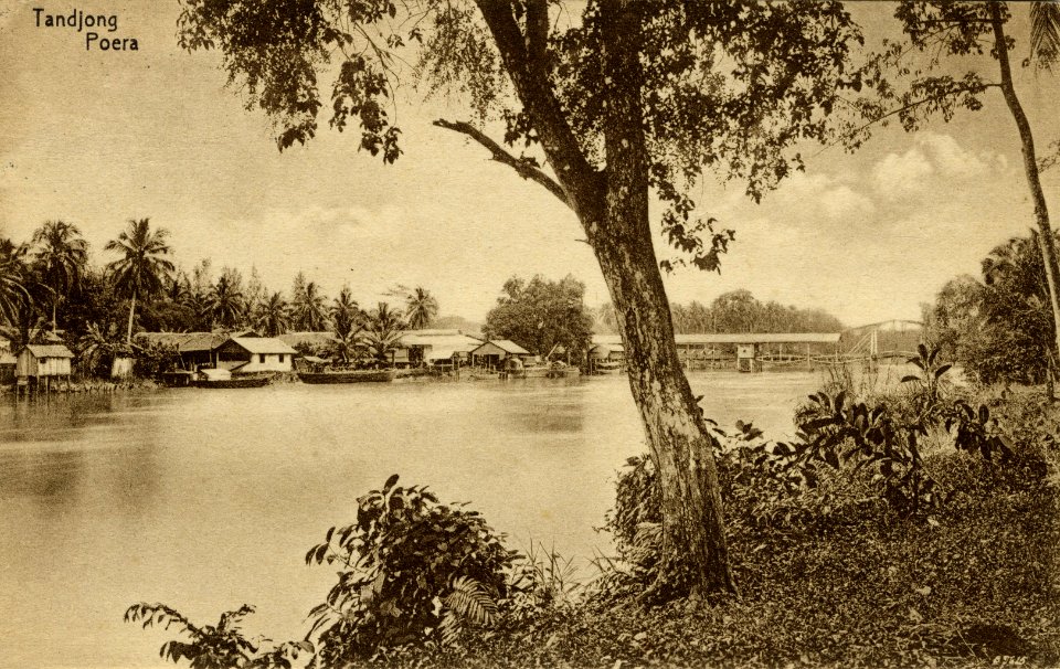 KITLV - 1405761 - Kleingrothe, C.J. - Medan - Tandjong Poera (Tandjung Pura) on the east coast of Sumatra - 1905-1930