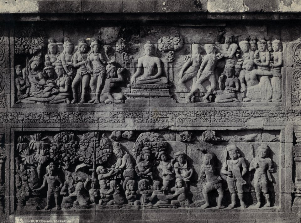KITLV - 150846 - Kurkdjian, N.V. Photografisch Atelier - Soerabaia-Java - Relief at Borobudur in Magelang - circa 1912