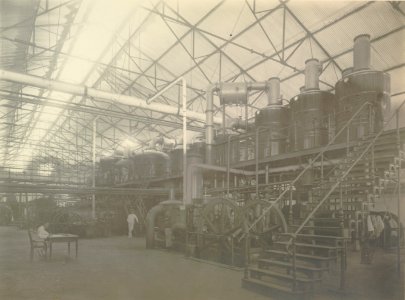 KITLV - 153719 - Kurkdjian, N.V. Photografisch Atelier - Soerabaia-Java - Sugar factory on Java - circa 1918 photo