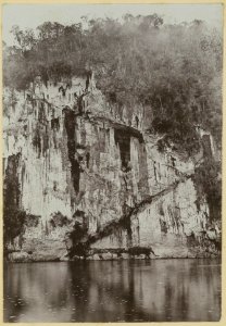 KITLV - 25719 - Demmeni, J. - Liang Hikup, Upper Mahakam, Borneo - 1897-08