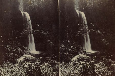KITLV - 154570 - Kurkdjian, Ohannes - Soerabaya - Waterfall, presumably Java - circa 1910